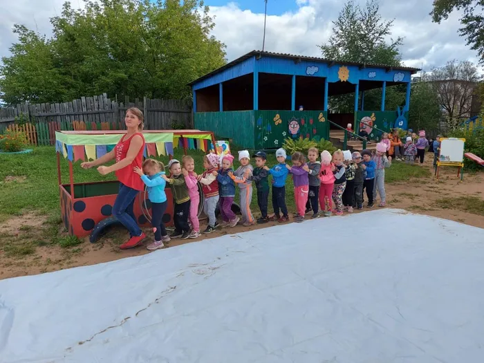 Развлечение средняя группа "Путешествие на поезде в страну Здоровья"