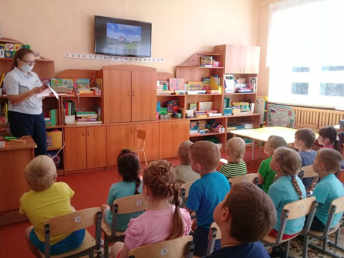Беседа с диспетчером железной дороги Ефимовой Марией Владимировны с детьми старшей и подготовительной группы.
